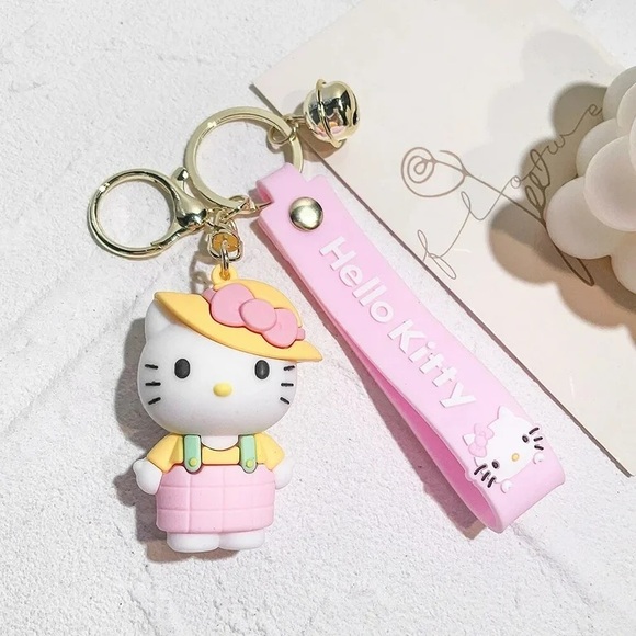 Hello Kitty Keychain - Picture 2 of 2